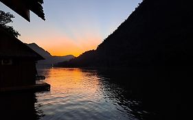 The Float House Hotel 3*